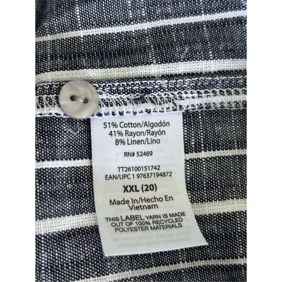 Women’s Plus Button Front Utility Shirt - Picture 5 of 5